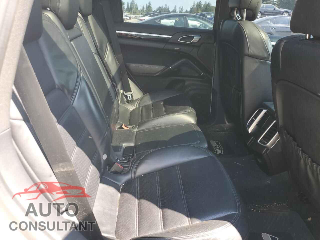 PORSCHE CAYENNE 2017 - WP1AA2A28HKA89859