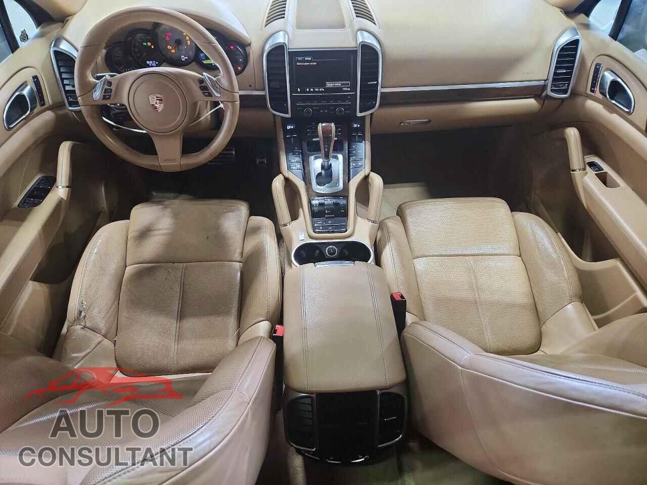 PORSCHE CAYENNE 2012 - WP1AB2A24CLA40173