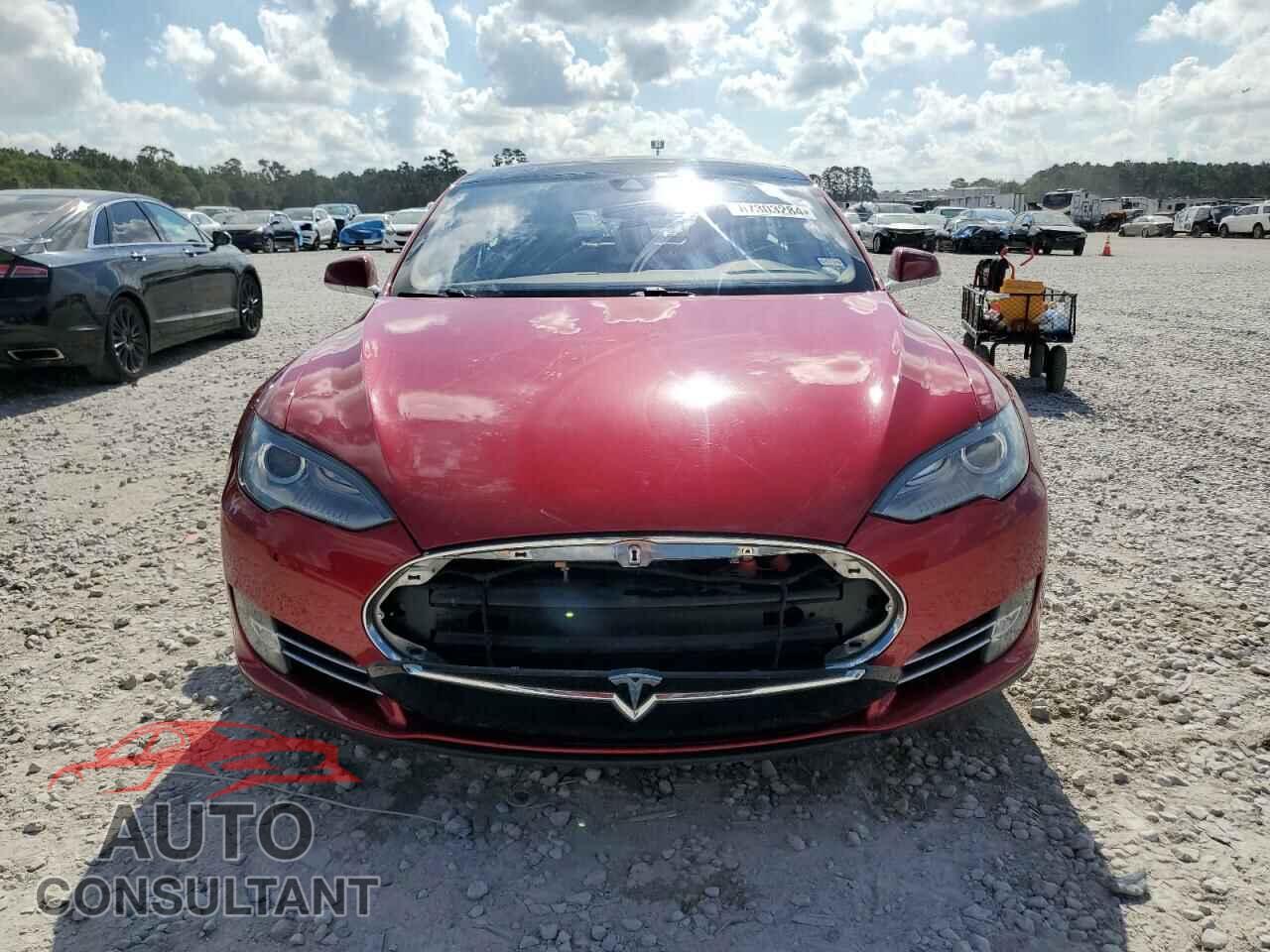 TESLA MODEL S 2014 - 5YJSA1H10EFP60821