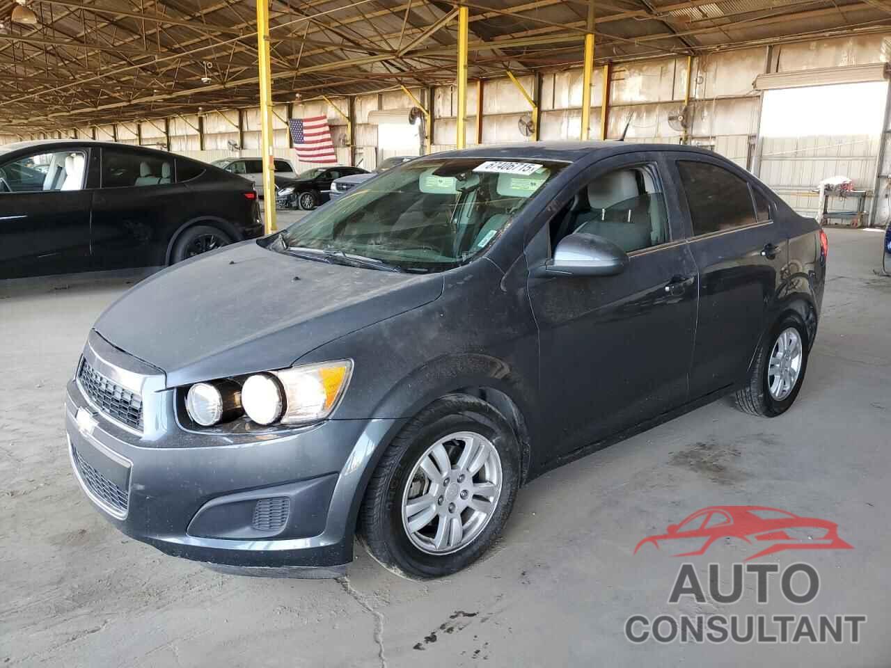 CHEVROLET SONIC 2013 - 1G1JC5SB9D4199175