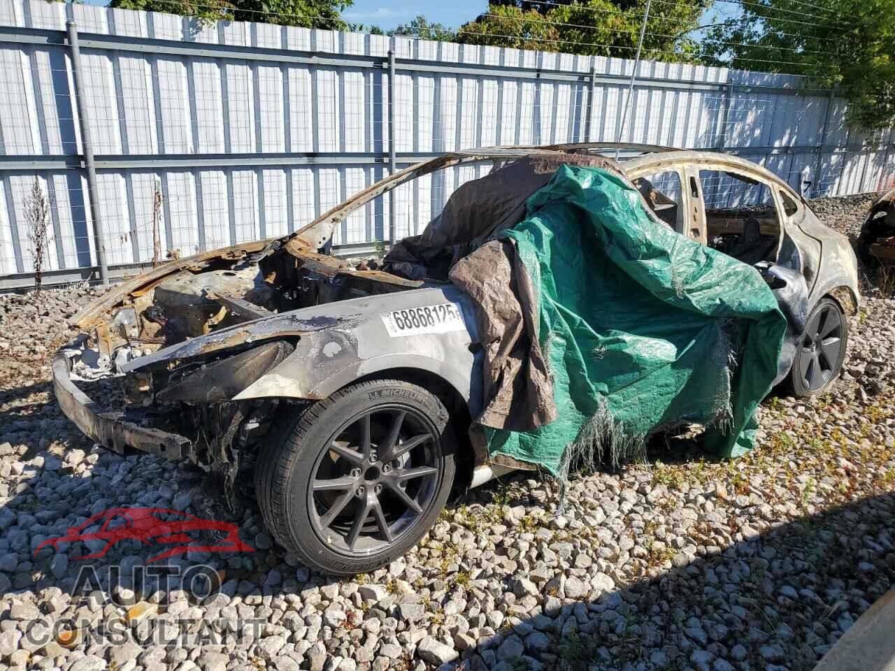 TESLA MODEL 3 2022 - 5YJ3E1EA2NF323027