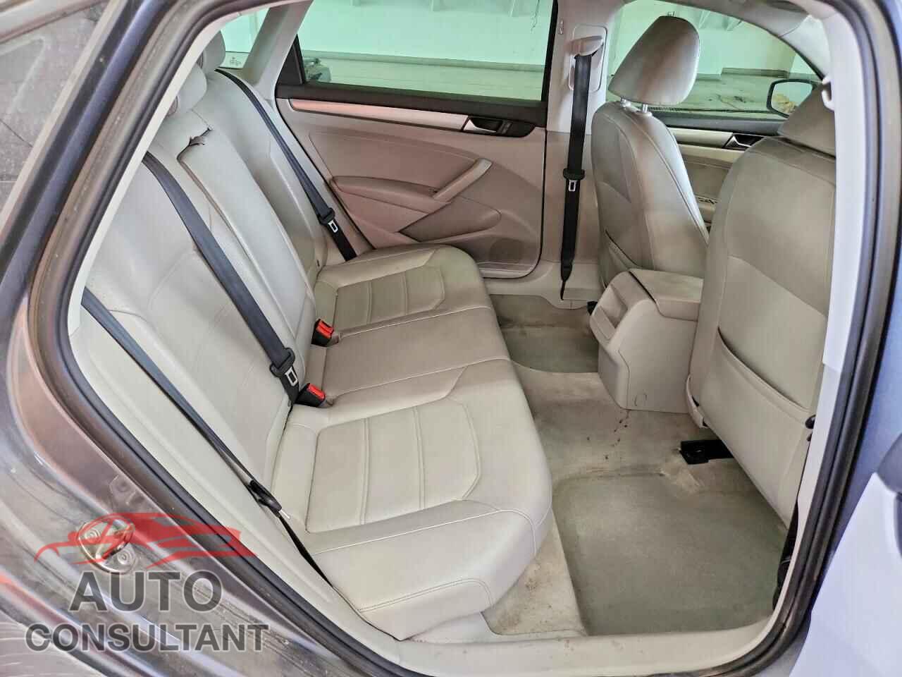 VOLKSWAGEN PASSAT 2014 - 1VWAP7A35EC002458