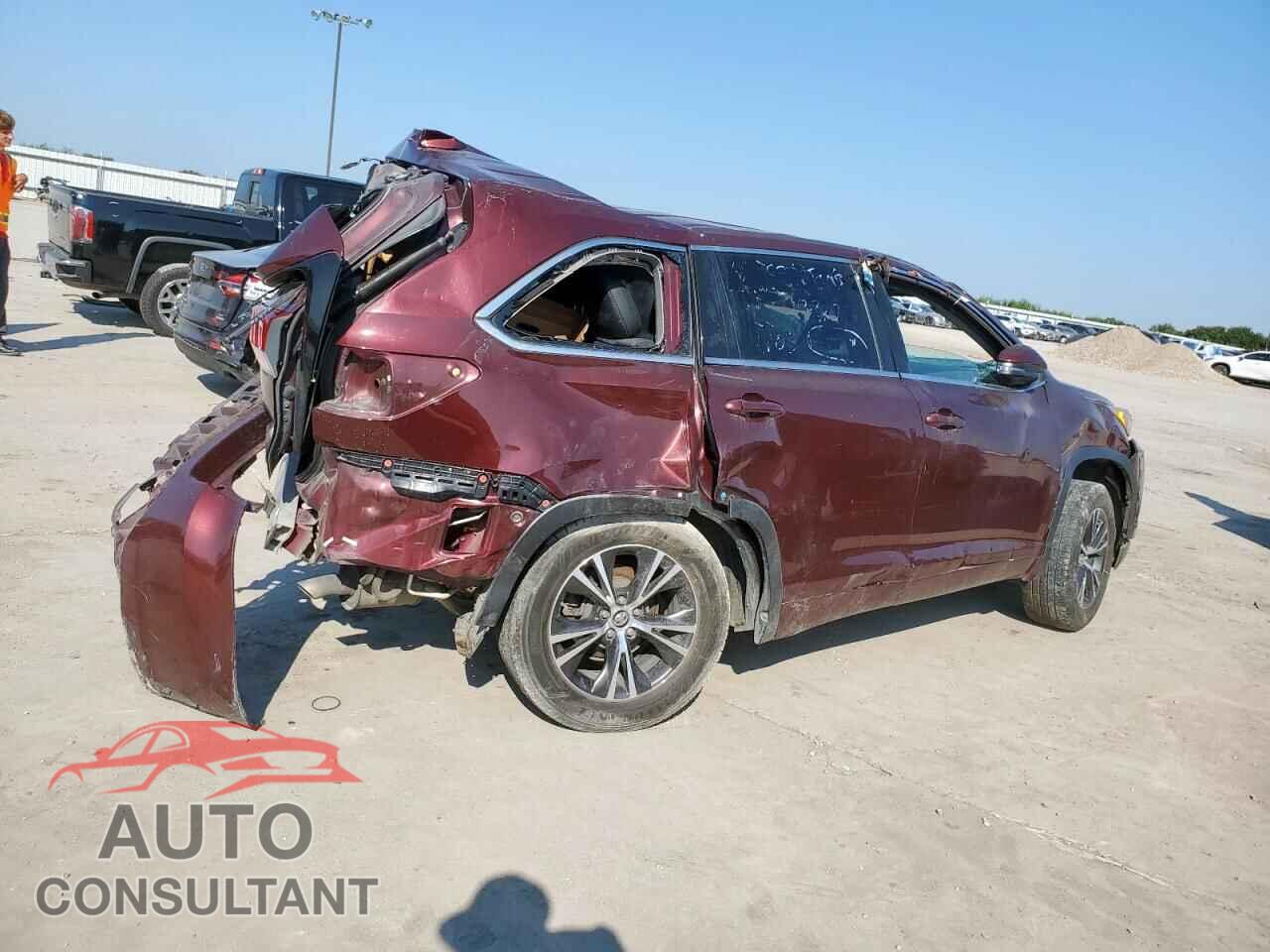 TOYOTA HIGHLANDER 2018 - 5TDZZRFHXJS260189