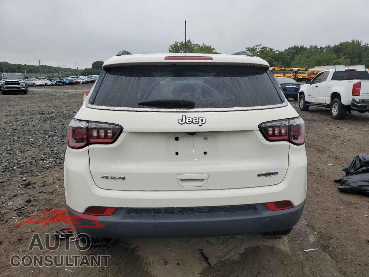 JEEP COMPASS 2018 - 3C4NJDBB5JT112726