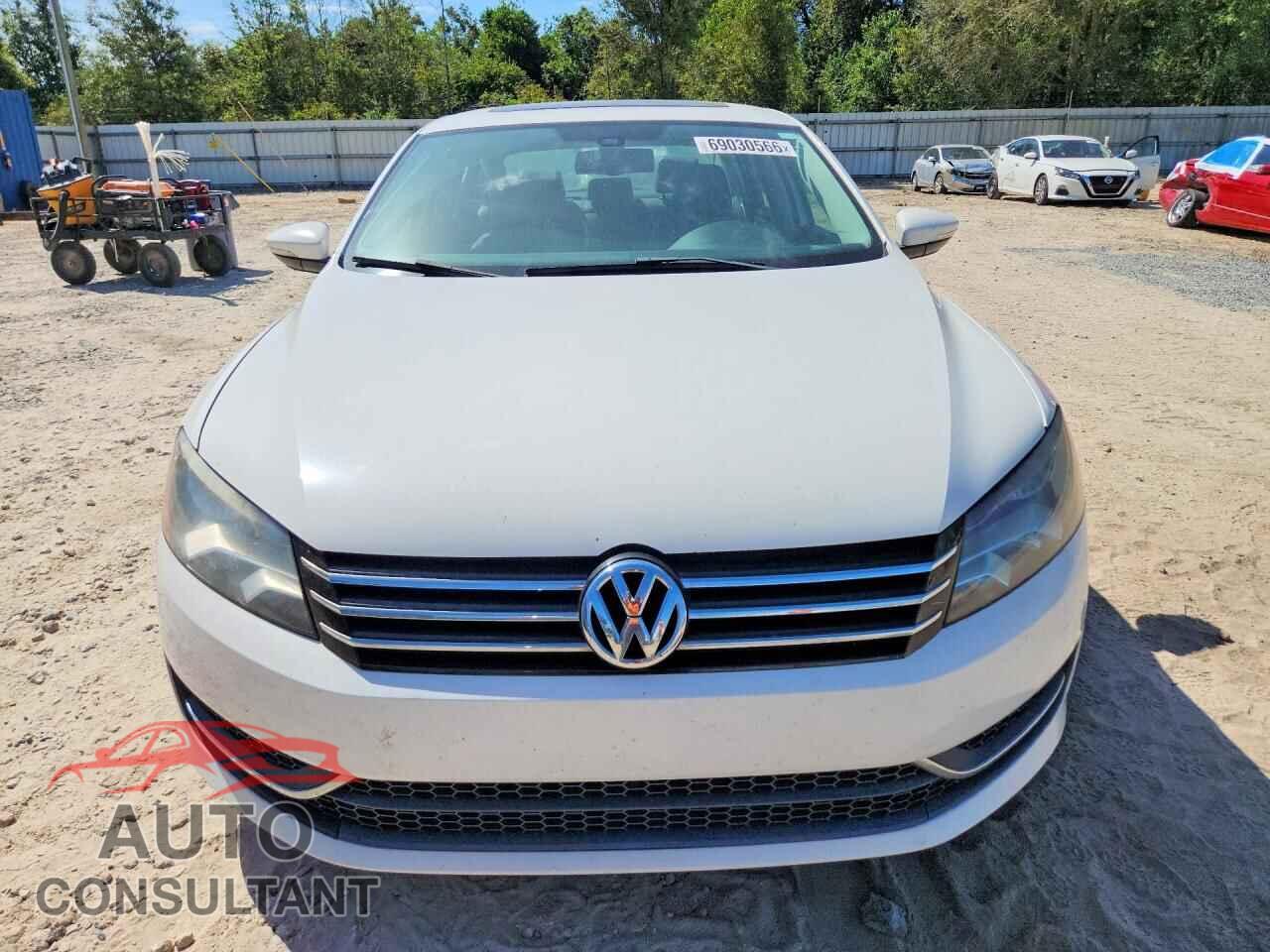 VOLKSWAGEN PASSAT 2012 - 1VWBP7A37CC053882
