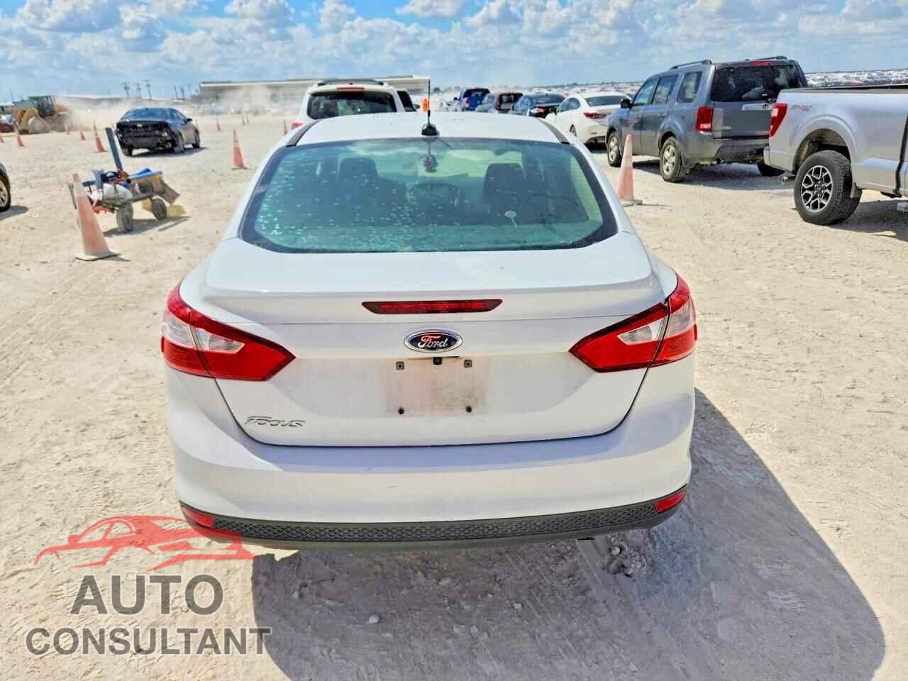 FORD FOCUS 2012 - 1FAHP3E23CL347261