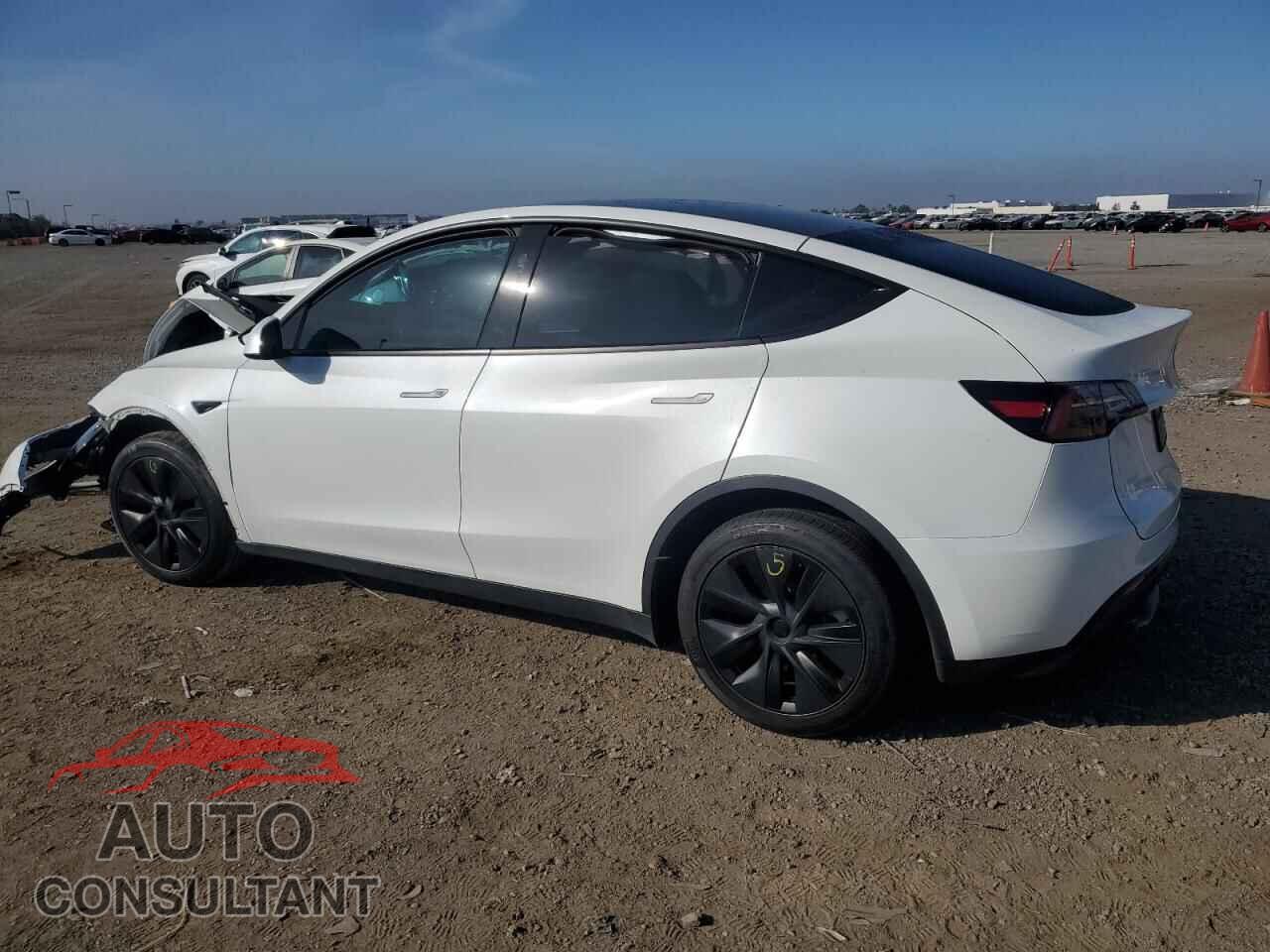 TESLA MODEL Y 2024 - 7SAYGDED5RF123120