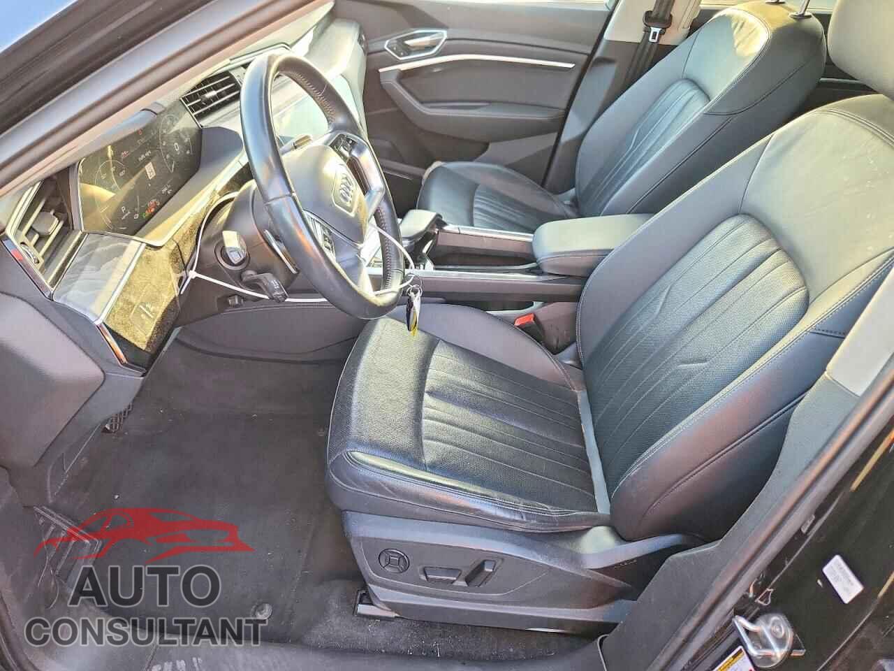 AUDI E-TRON 2021 - WA1LAAGE5MB036983