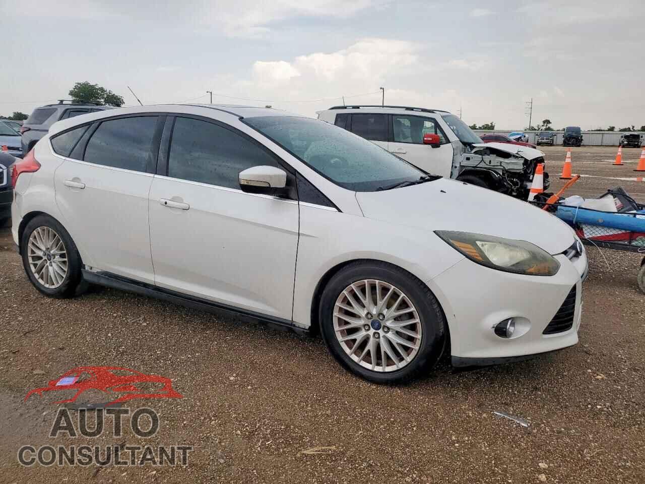 FORD FOCUS 2014 - 1FADP3N23EL111047