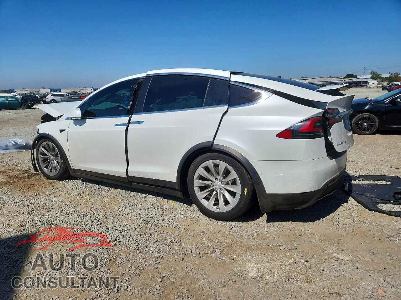 TESLA MODEL X 2018 - 5YJXCBE2XJF104512