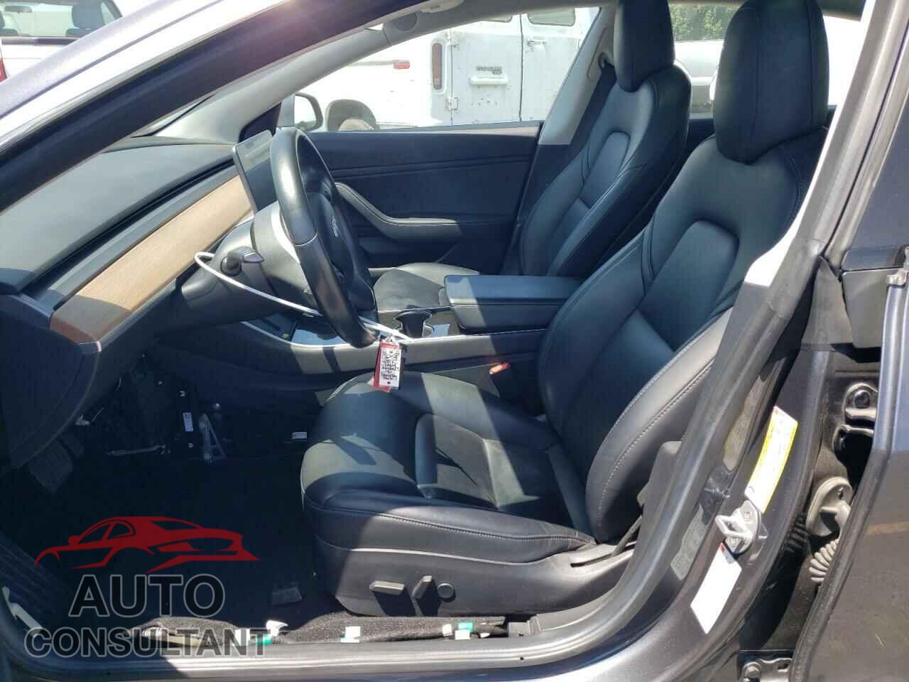 TESLA MODEL 3 2018 - 5YJ3E1EA3JF028108
