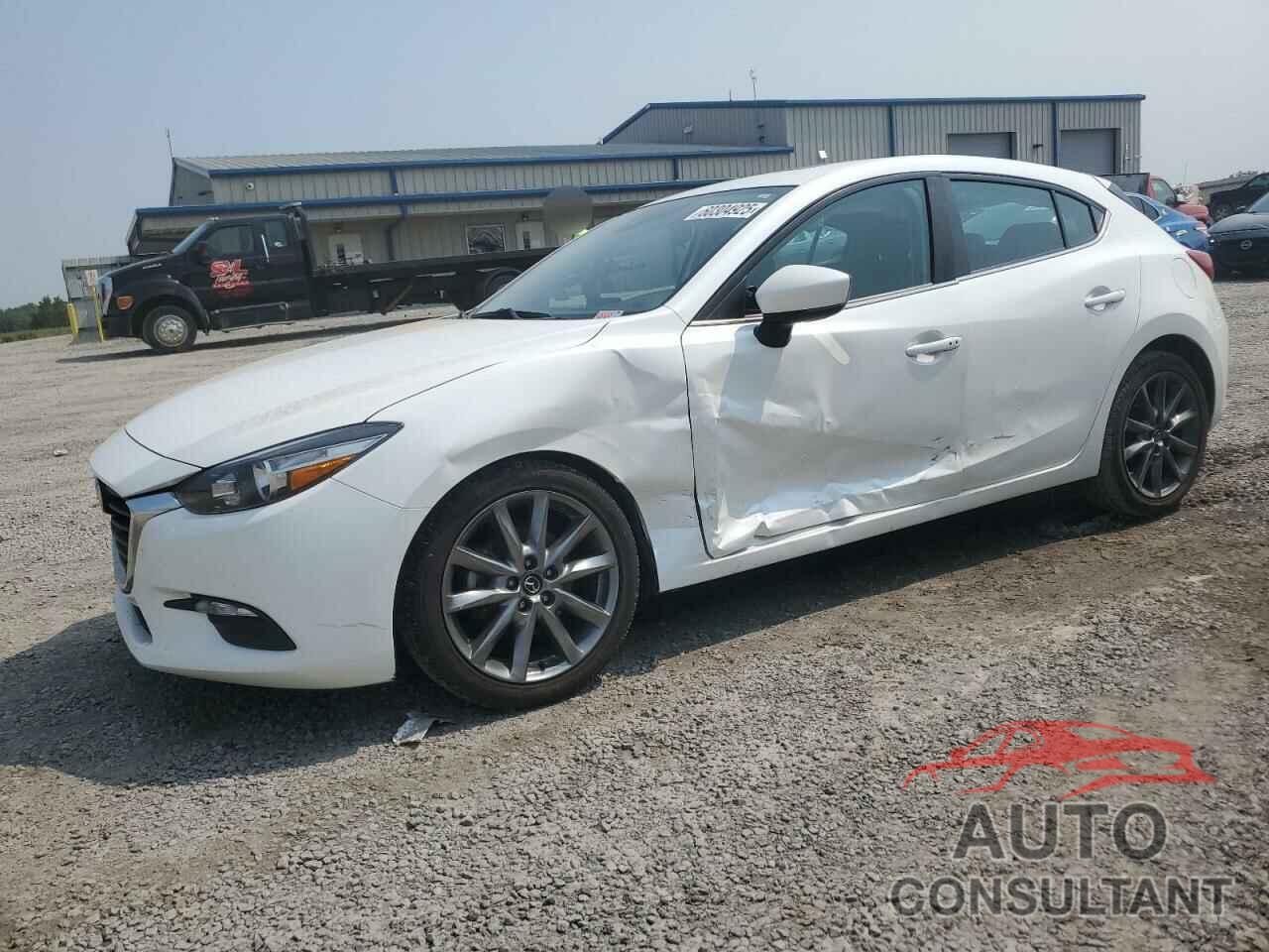 MAZDA 3 2018 - 3MZBN1L30JM201754