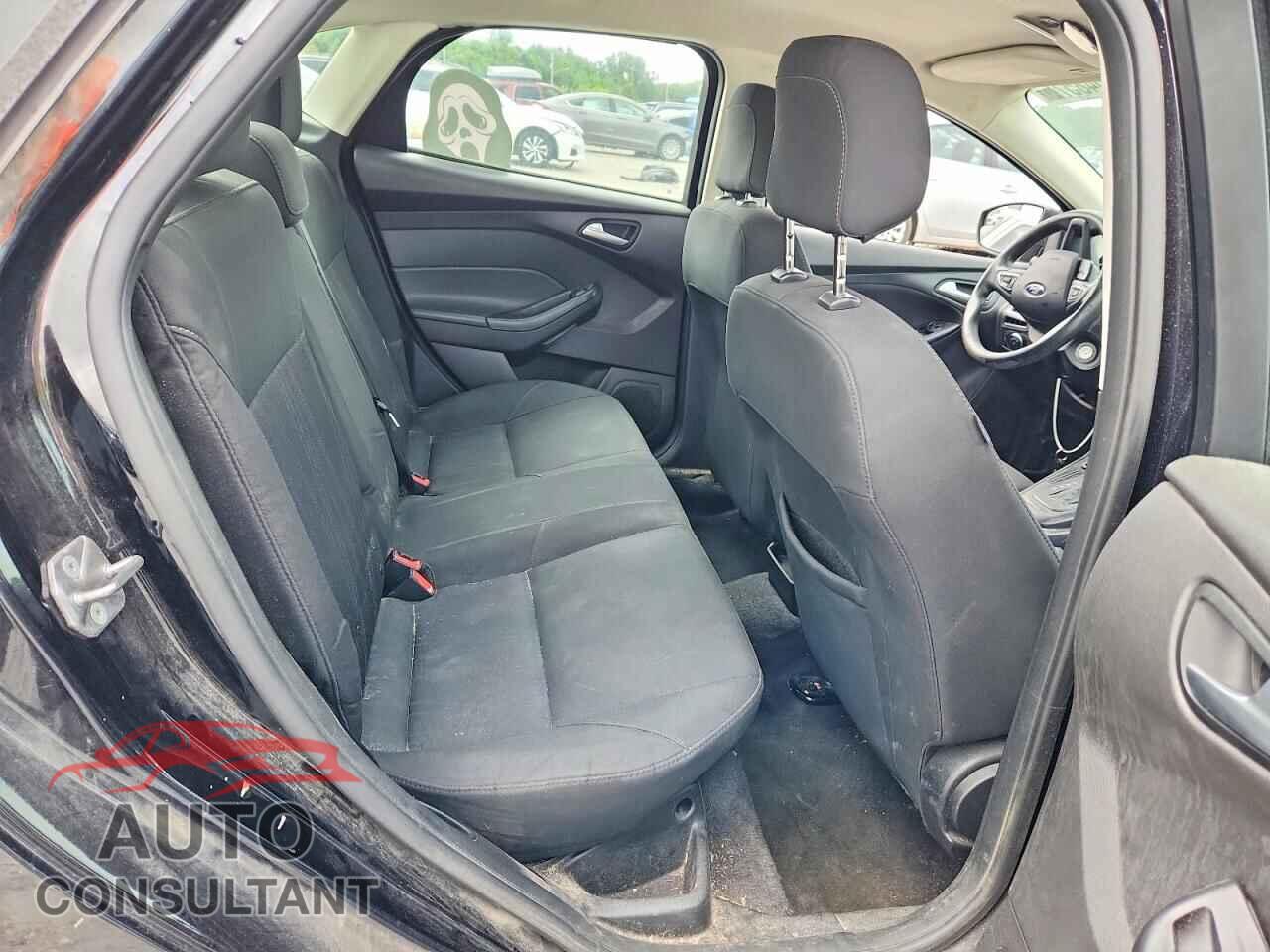 FORD FOCUS 2018 - 1FADP3F28JL284085