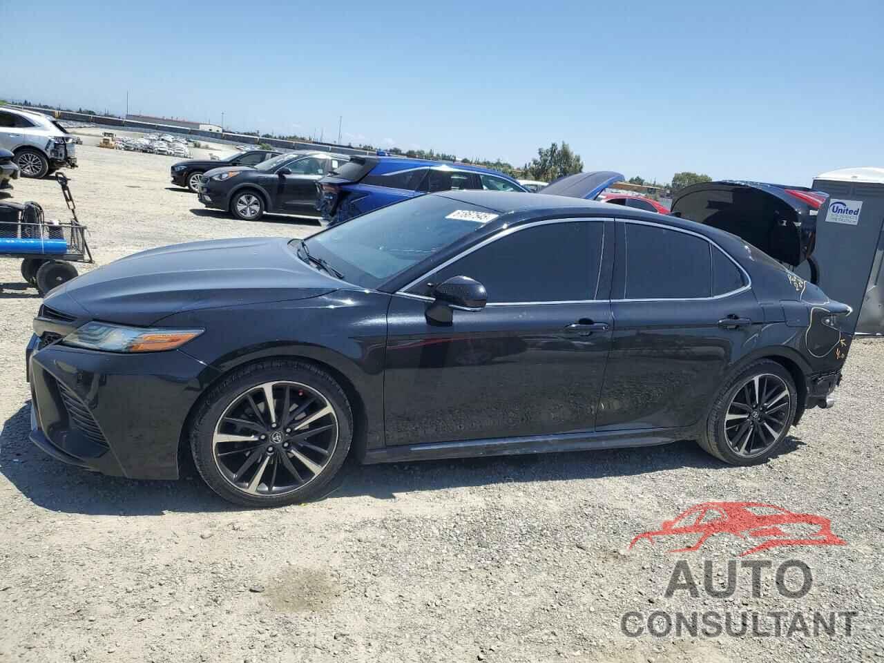 TOYOTA CAMRY 2018 - 4T1B61HK5JU523409