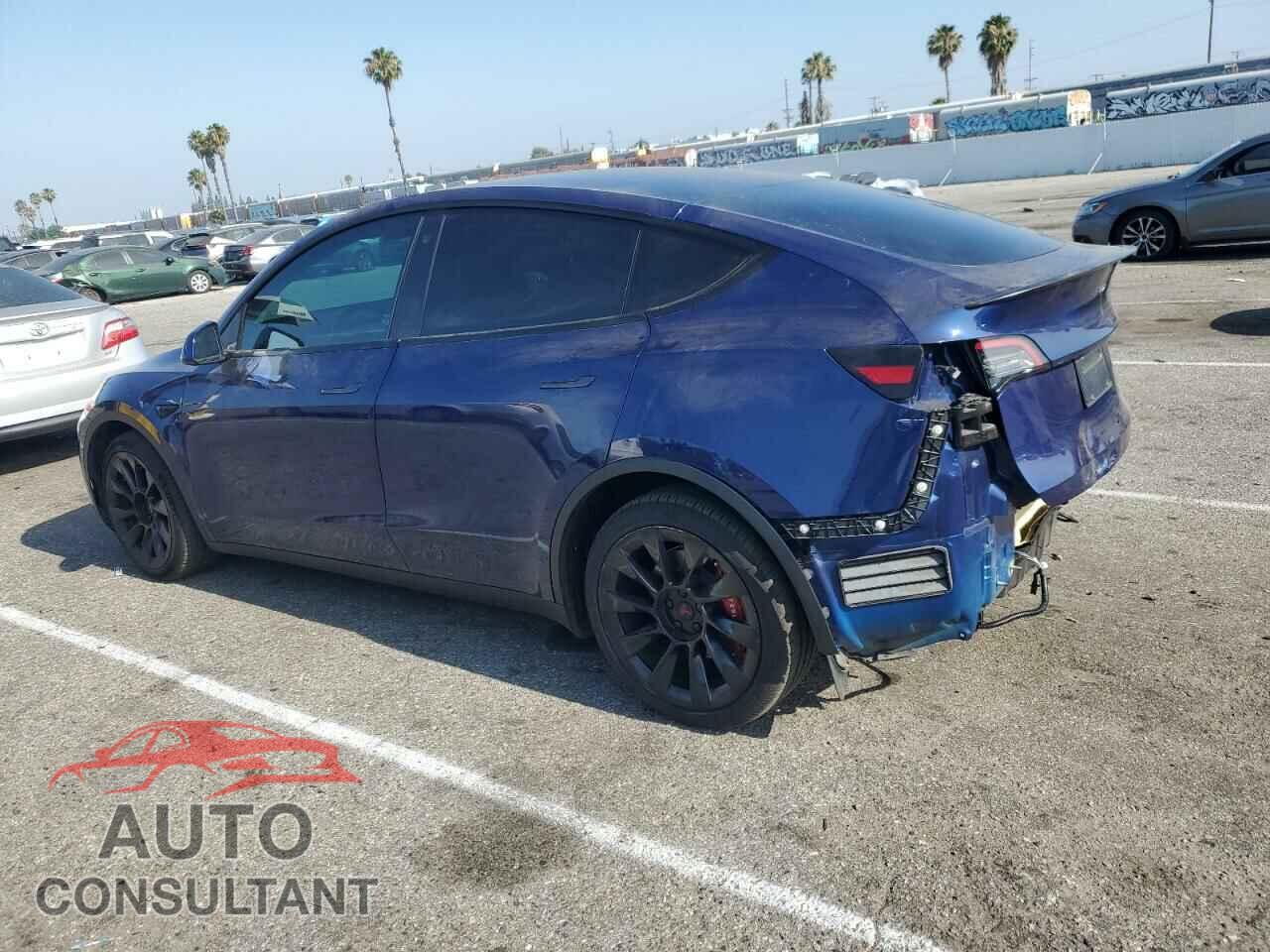 TESLA MODEL Y 2021 - 5YJYGDEE7MF200052