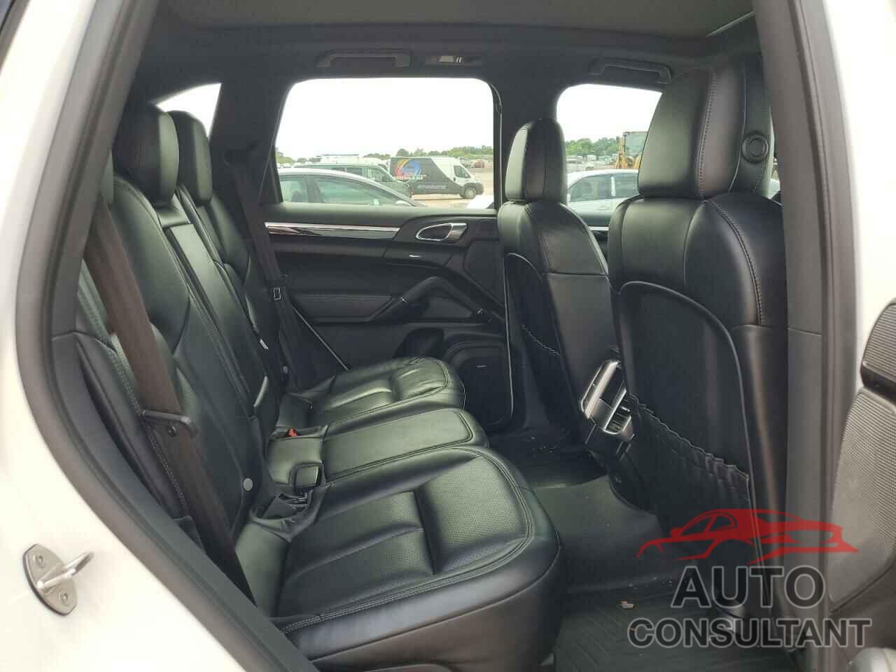PORSCHE CAYENNE 2017 - WP1AA2A22HKA92370