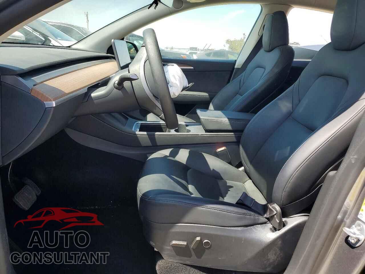 TESLA MODEL Y 2025 - 7SAYGDED1SF311932