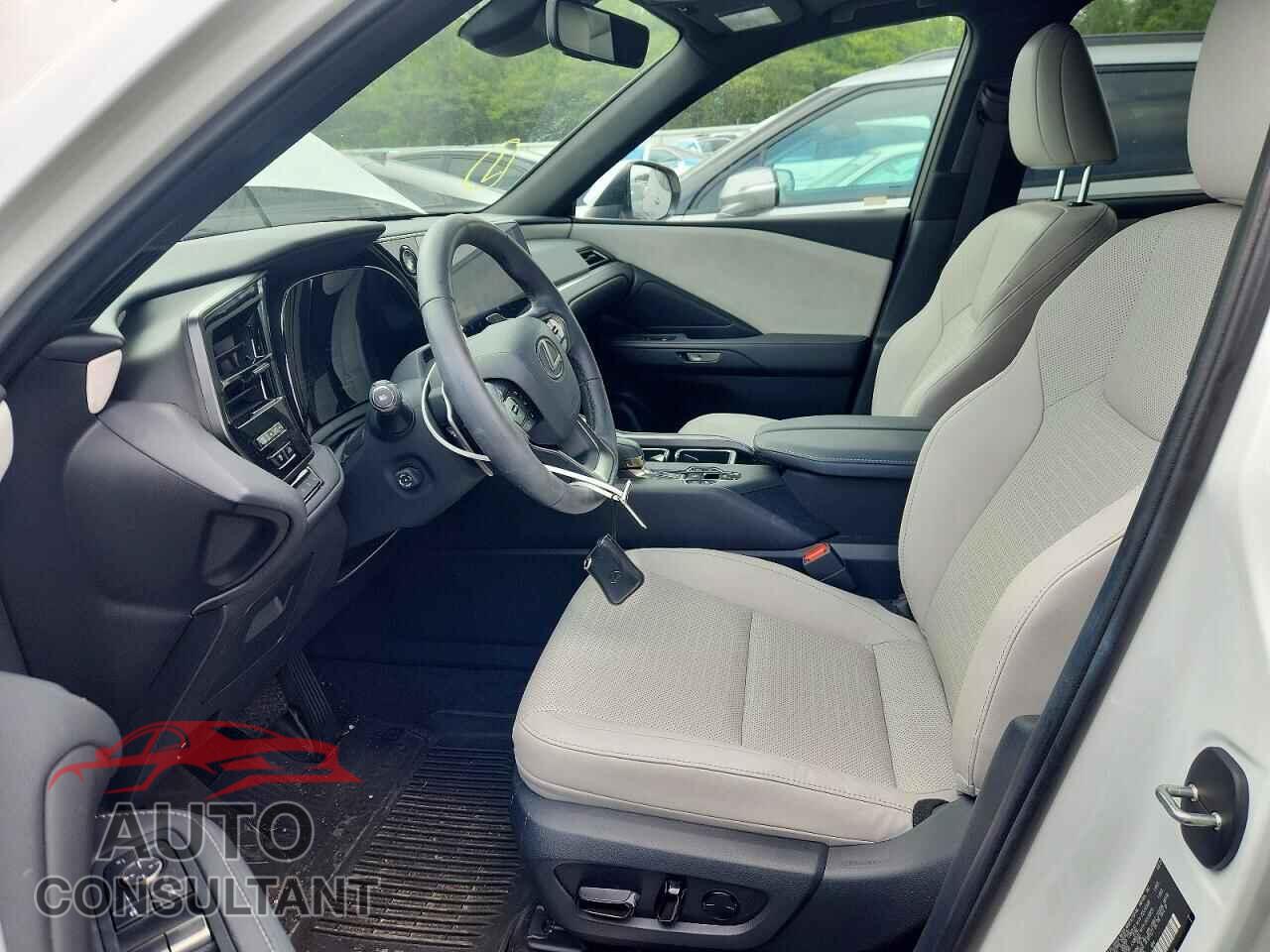 LEXUS UNKNOWN 2025 - 5TDAAAB6XSS028803