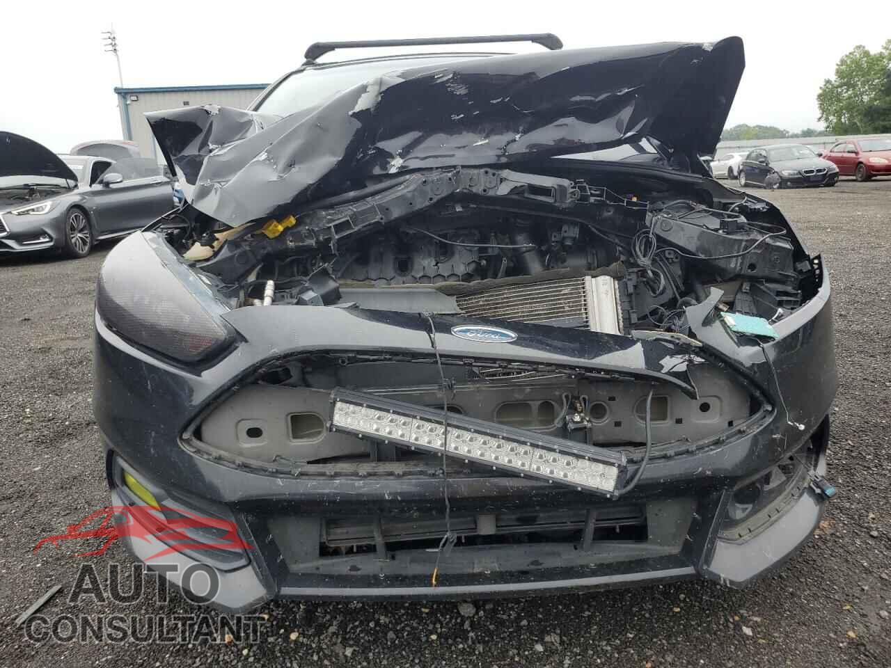 FORD FOCUS 2017 - 1FADP3L90HL306463