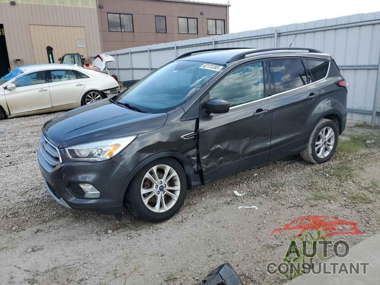 FORD ESCAPE 2017 - 1FMCU0GDXHUE05857
