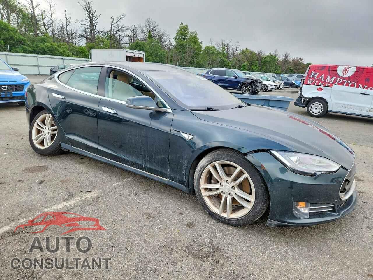 TESLA MODEL S 2013 - 5YJSA1AG0DFP12054