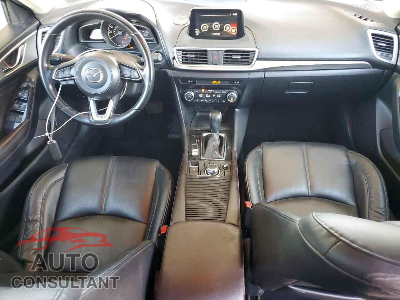 MAZDA 3 2017 - 3MZBN1V74HM103210