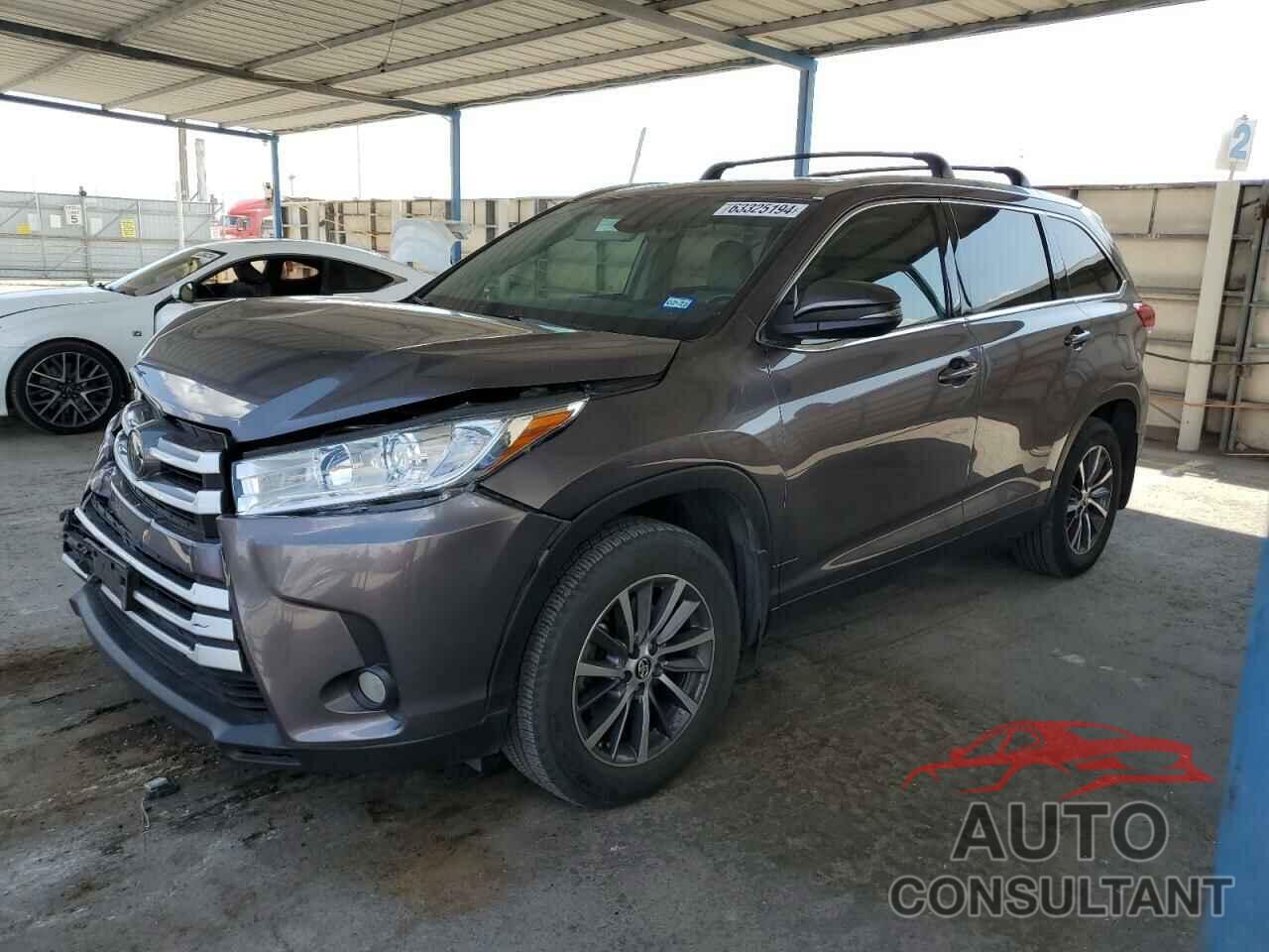 TOYOTA HIGHLANDER 2019 - 5TDJZRFH0KS577932