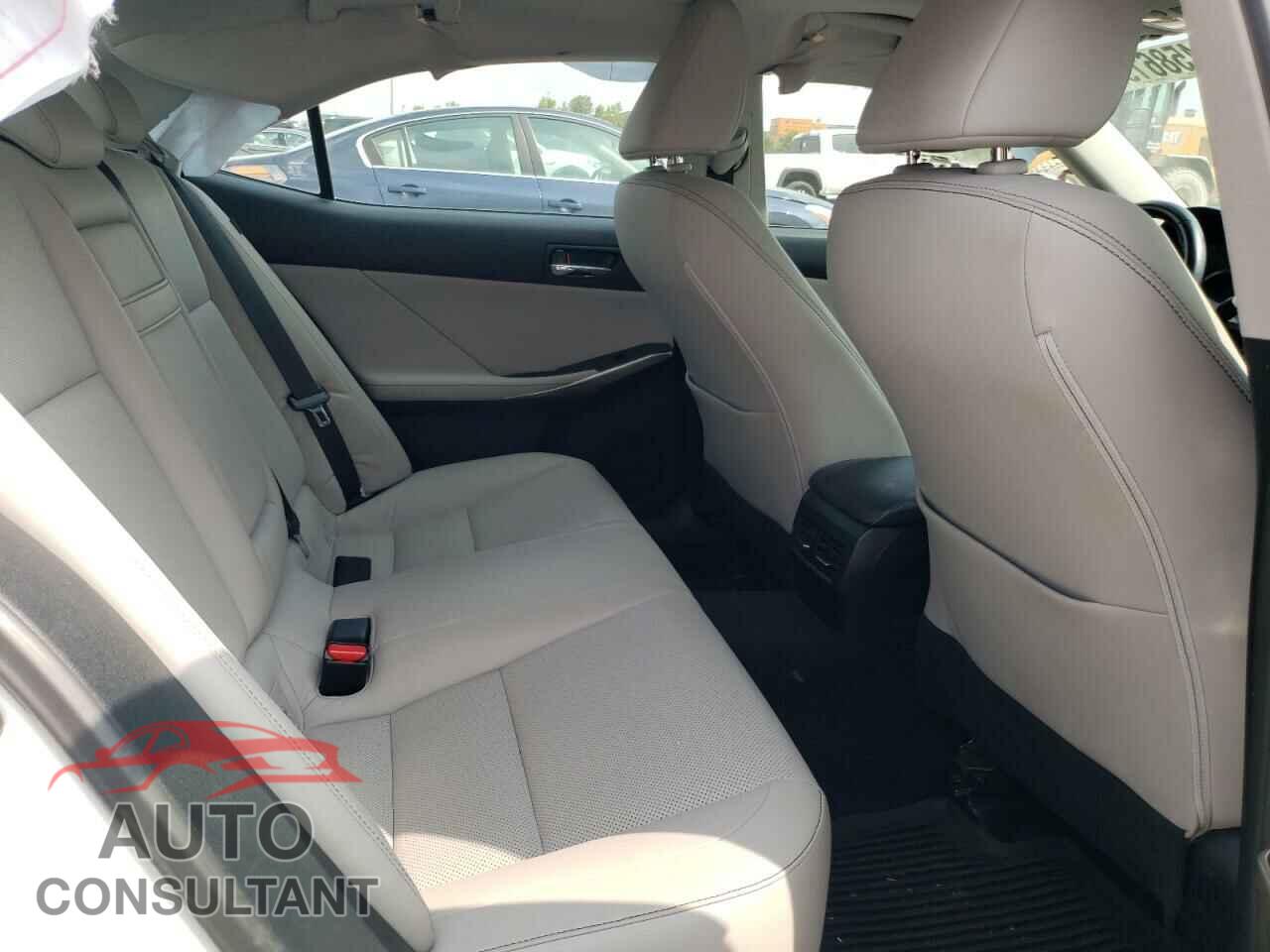 LEXUS IS 2015 - JTHCF1D24F5028441