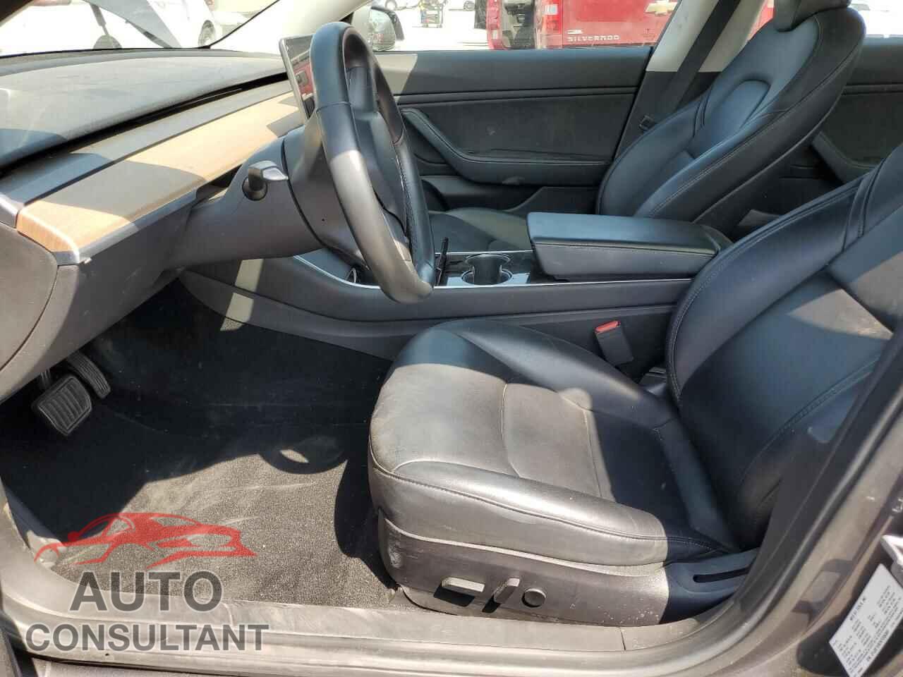 TESLA MODEL 3 2019 - 5YJ3E1EB2KF205385