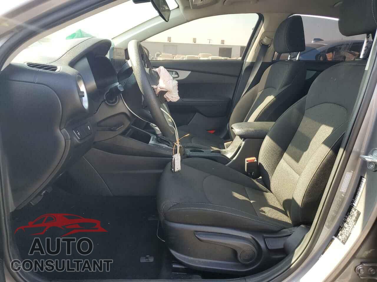 KIA FORTE 2023 - 3KPF24AD9PE631943