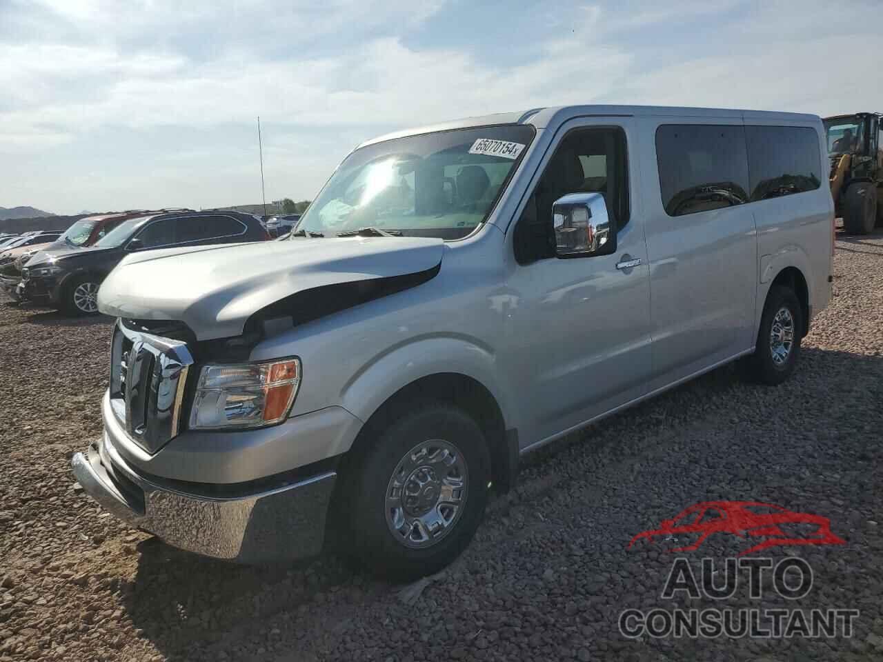 NISSAN NV 2017 - 5BZAF0AA7HN851012