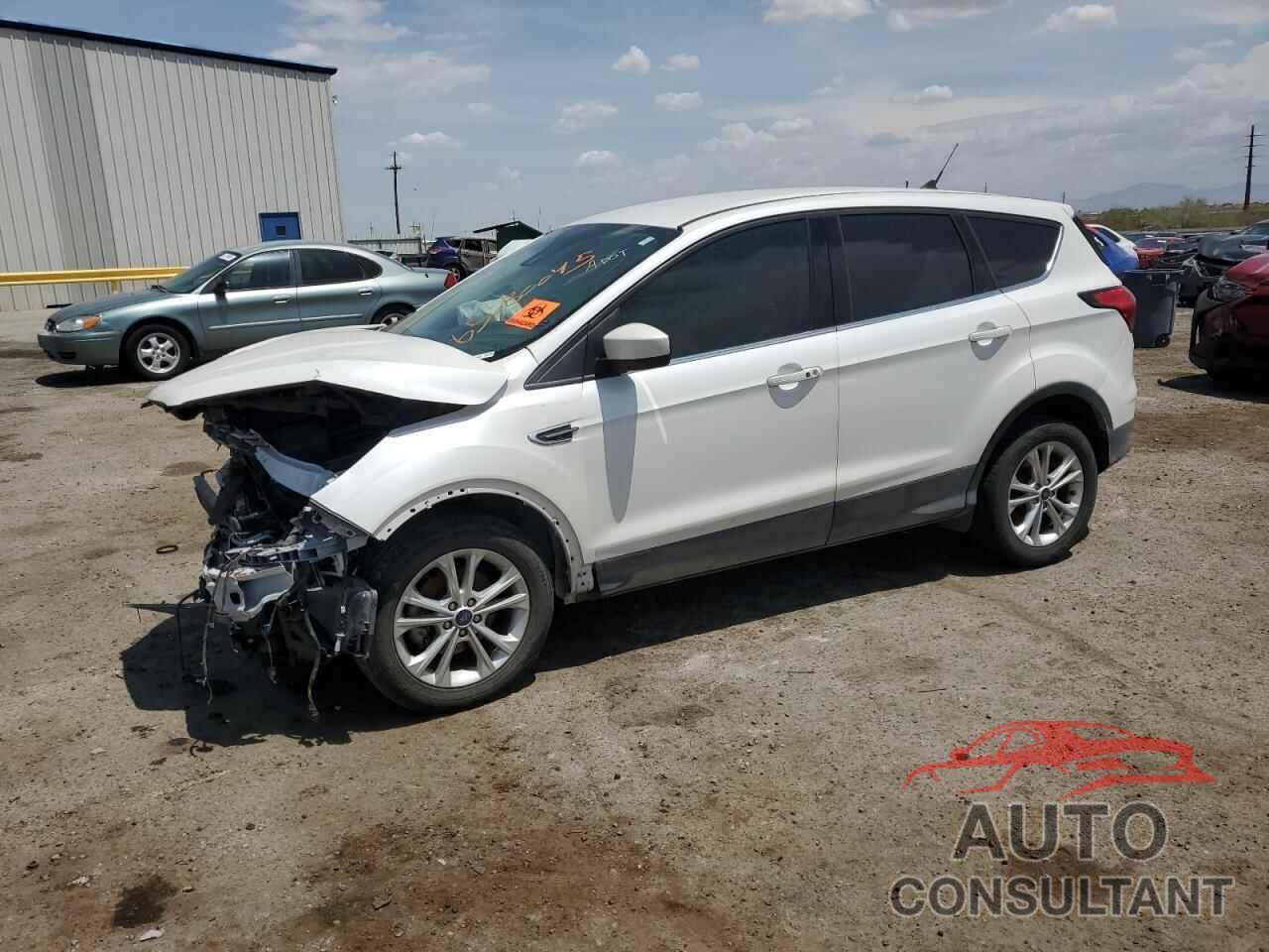 FORD ESCAPE 2019 - 1FMCU0GD8KUB04673