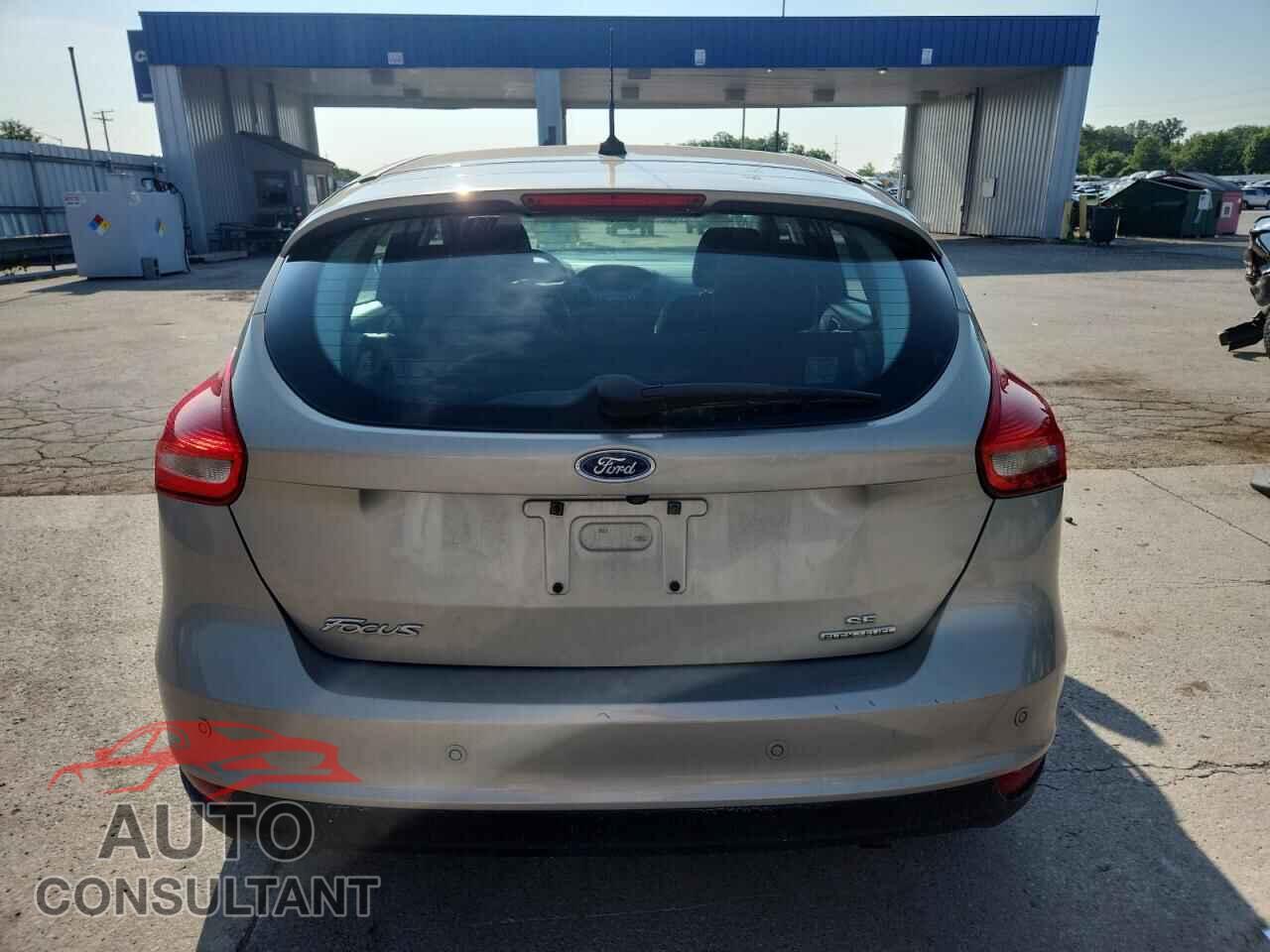 FORD FOCUS 2015 - 1FADP3K20FL373727
