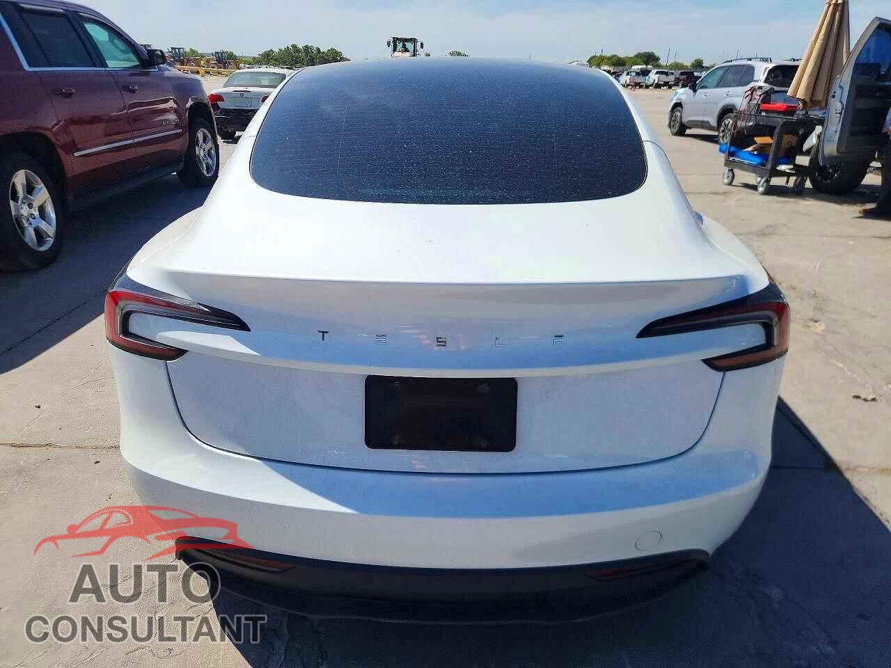 TESLA MODEL 3 2024 - 5YJ3E1EA3RF733079