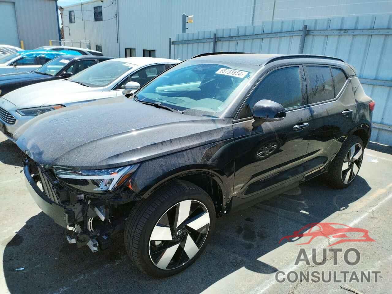 VOLVO XC40 2023 - YV4ED3UW9P2012038