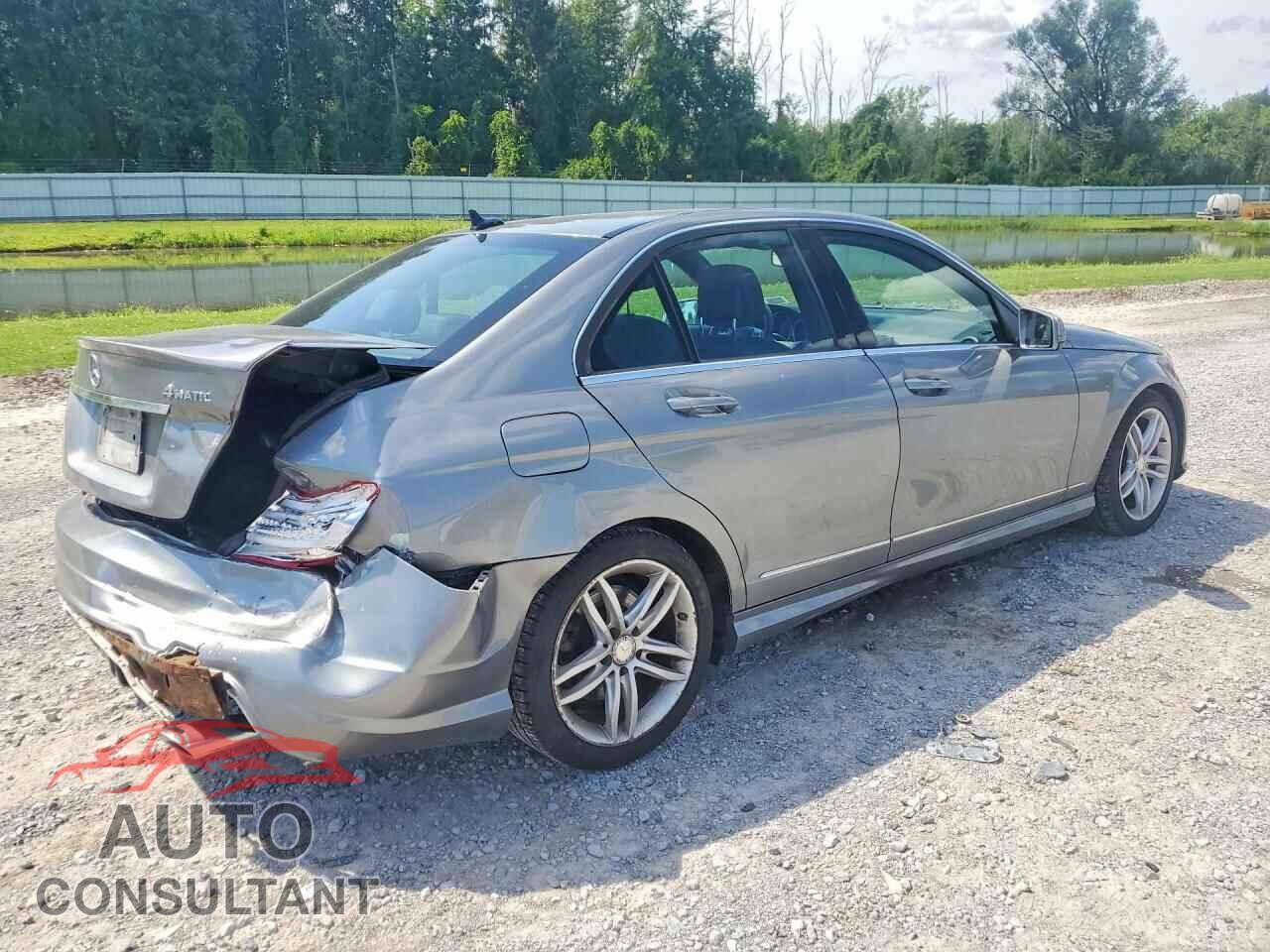 MERCEDES-BENZ C-CLASS 2013 - WDDGF8AB6DR301357