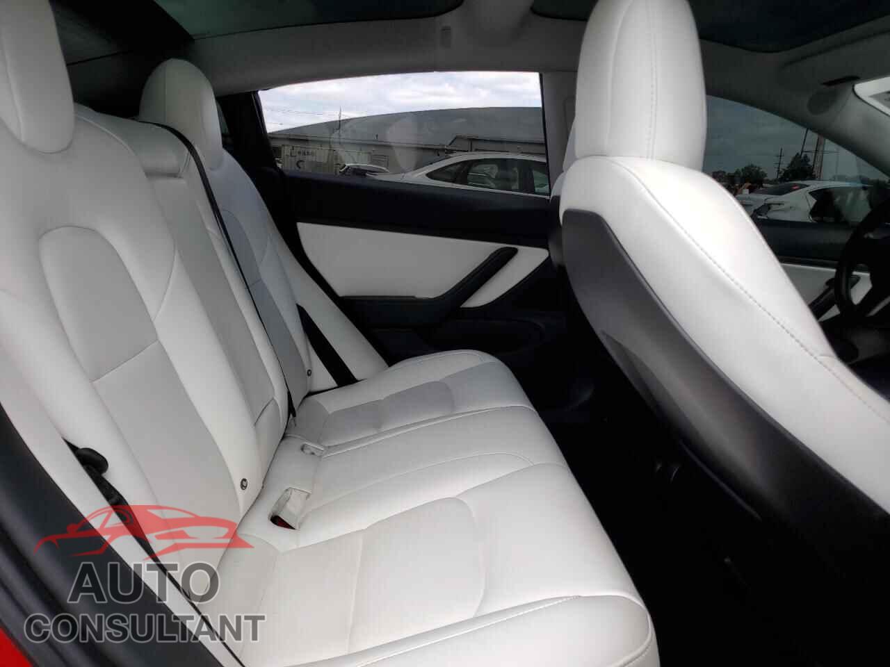 TESLA MODEL 3 2018 - 5YJ3E1EB5JF079957