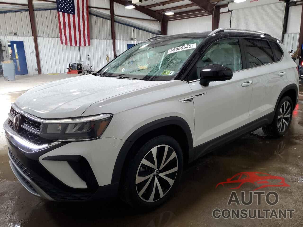 VOLKSWAGEN TAOS SE 2023 - 3VVNX7B22PM331082