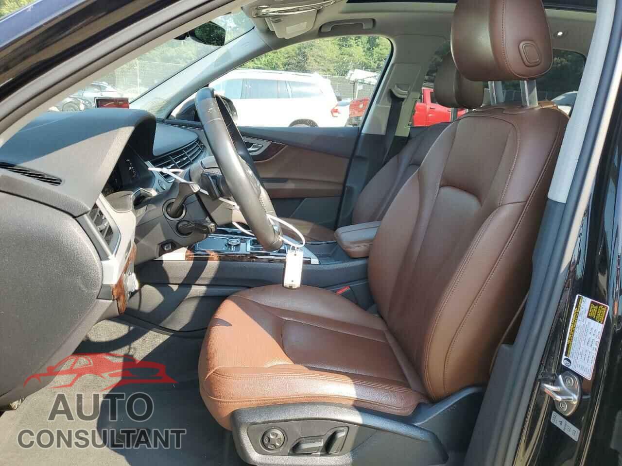 AUDI Q7 2018 - WA1LHAF71JD030757