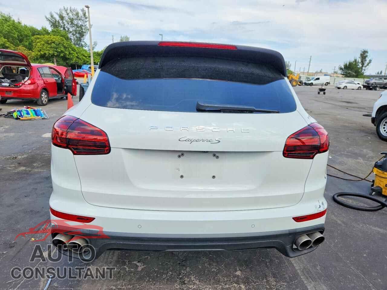 PORSCHE CAYENNE 2016 - WP1AB2A25GLA95639