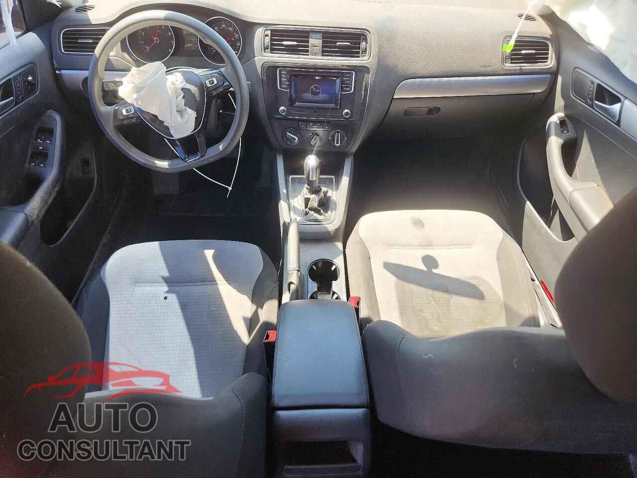 VOLKSWAGEN JETTA 2017 - 3VW2B7AJ1HM399381