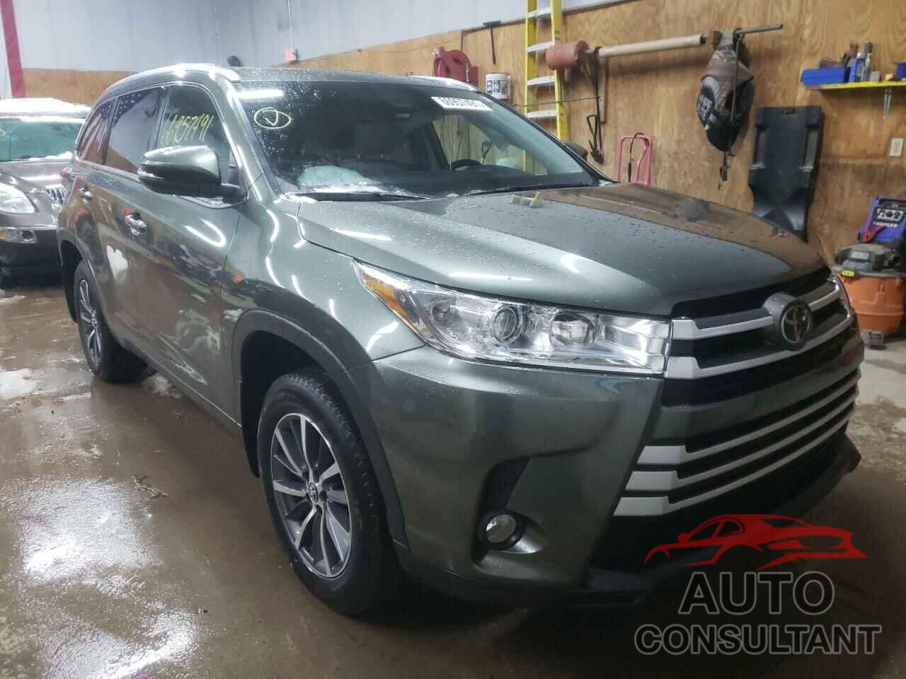 TOYOTA HIGHLANDER 2018 - 5TDJZRFH3JS897616