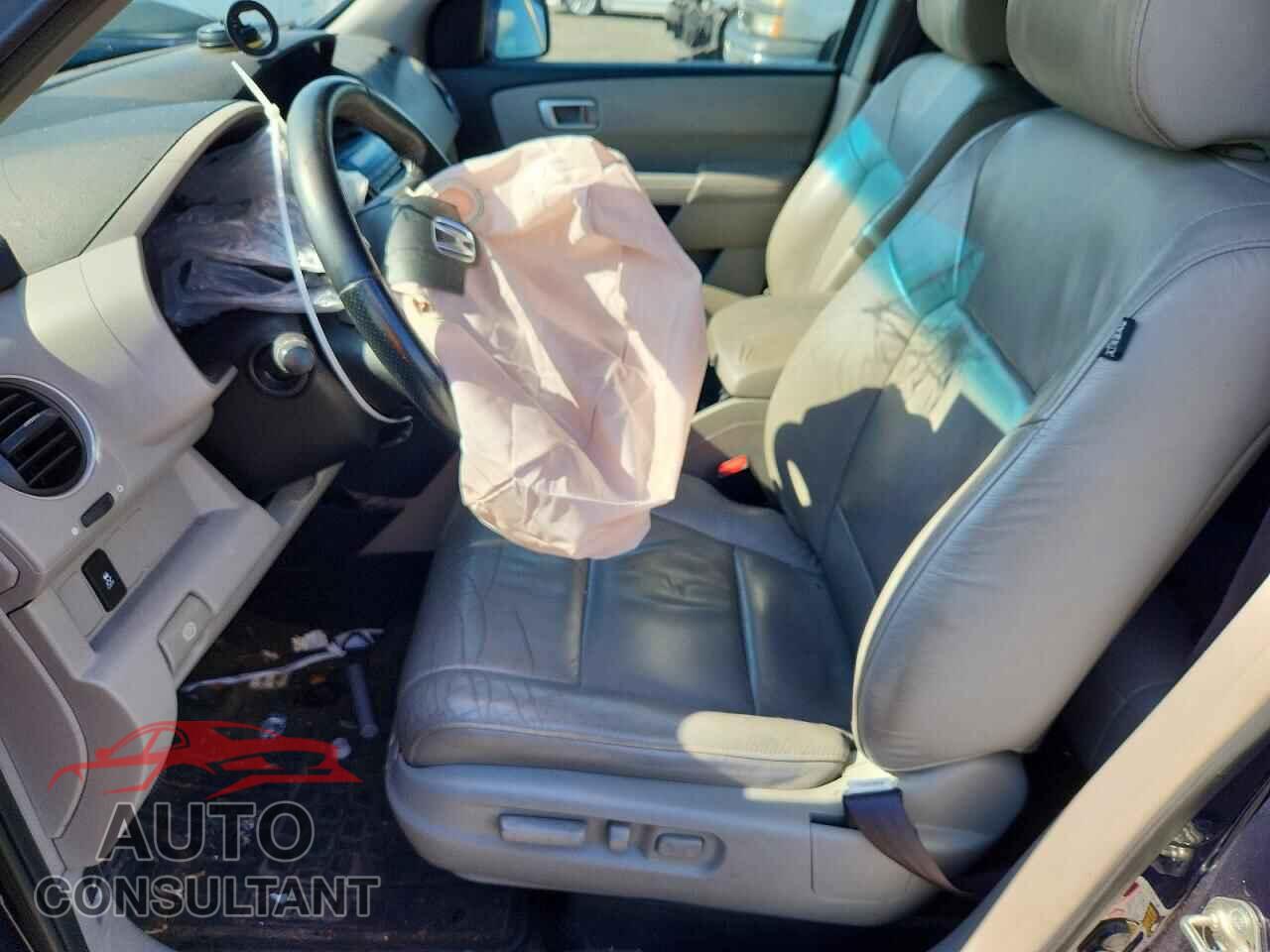 HONDA PILOT 2015 - 5FNYF4H52FB070795