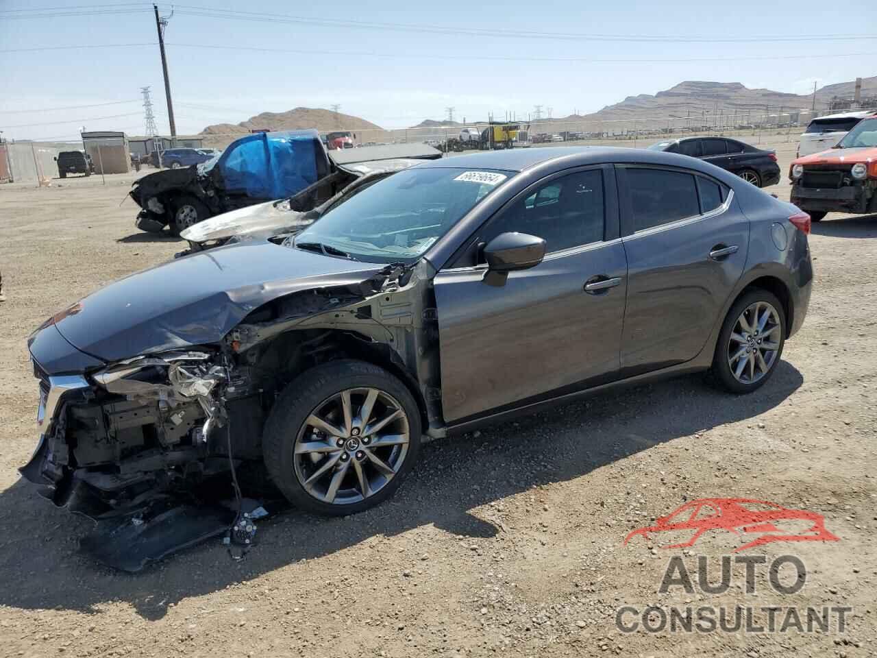 MAZDA 3 2018 - 3MZBN1W32JM262969
