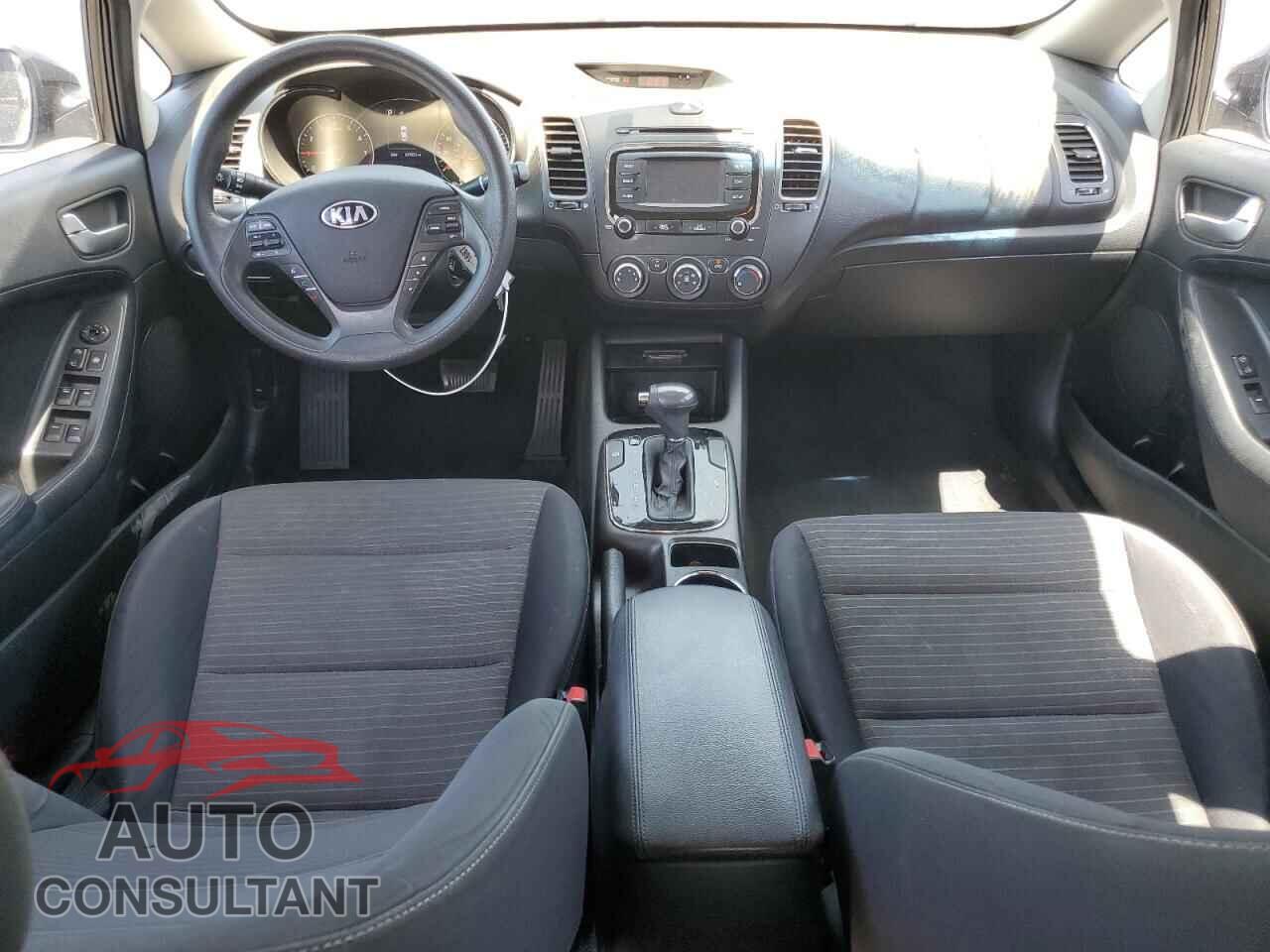 KIA FORTE 2017 - 3KPFL4A77HE014565