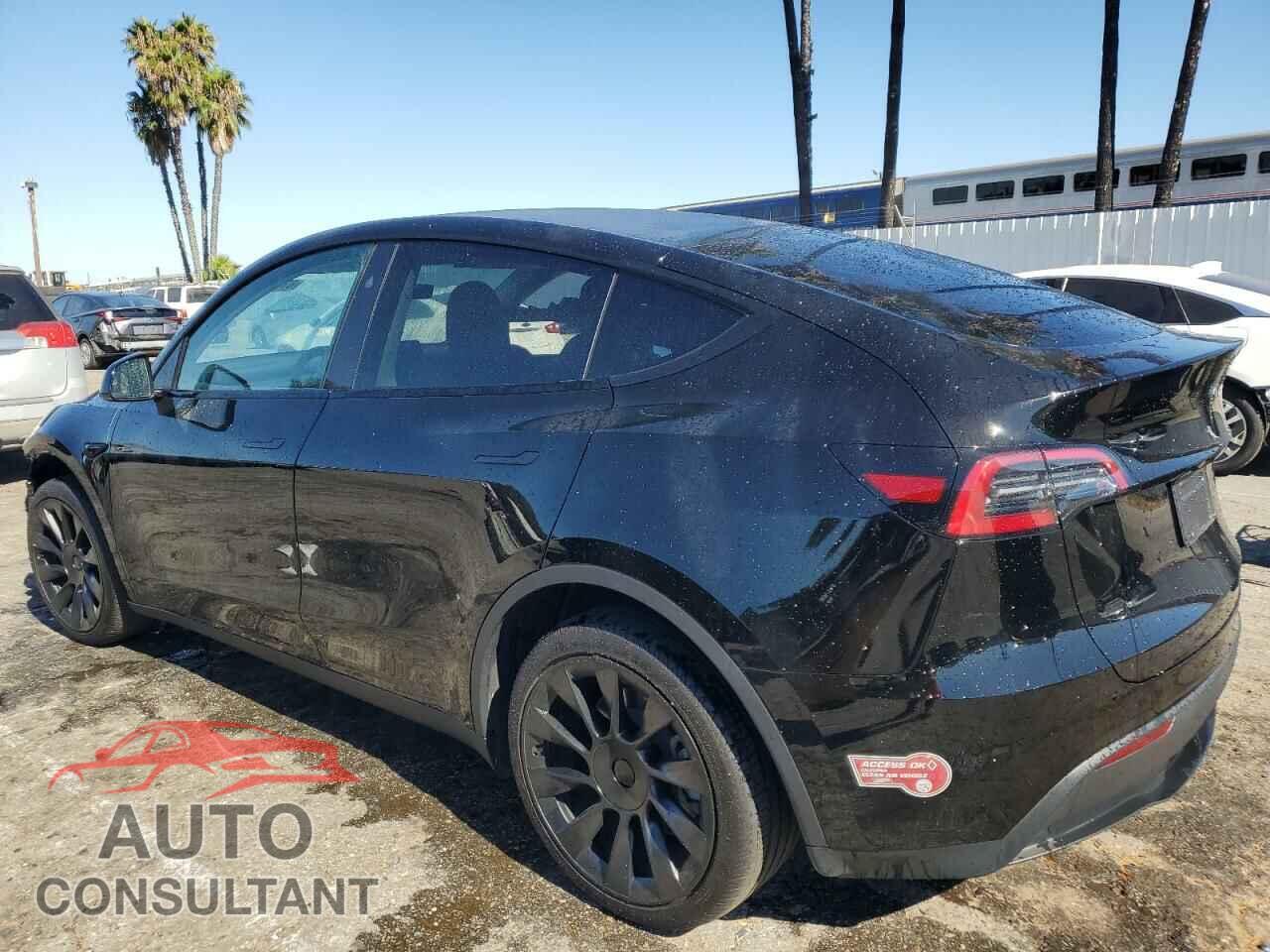 TESLA MODEL Y 2024 - 7SAYGDEE6RA215519