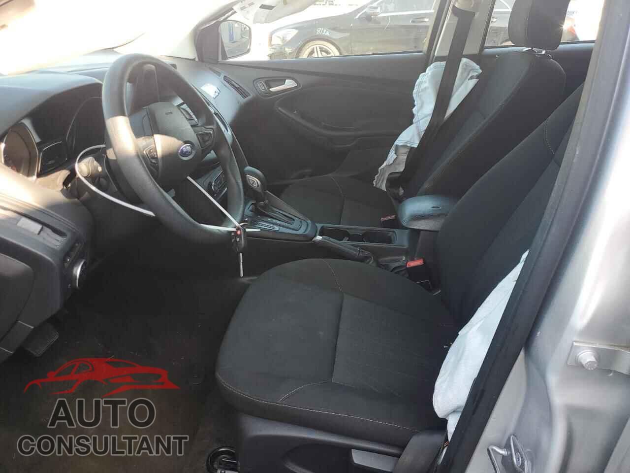FORD FOCUS 2017 - 1FADP3F29HL315452