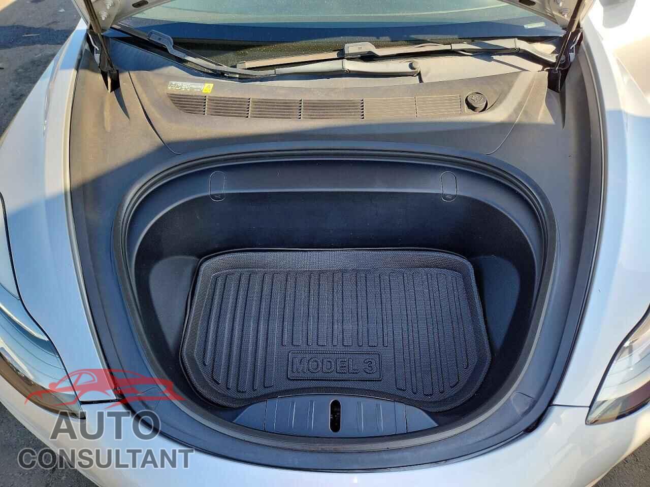 TESLA MODEL 3 2018 - 5YJ3E1EB7JF069172