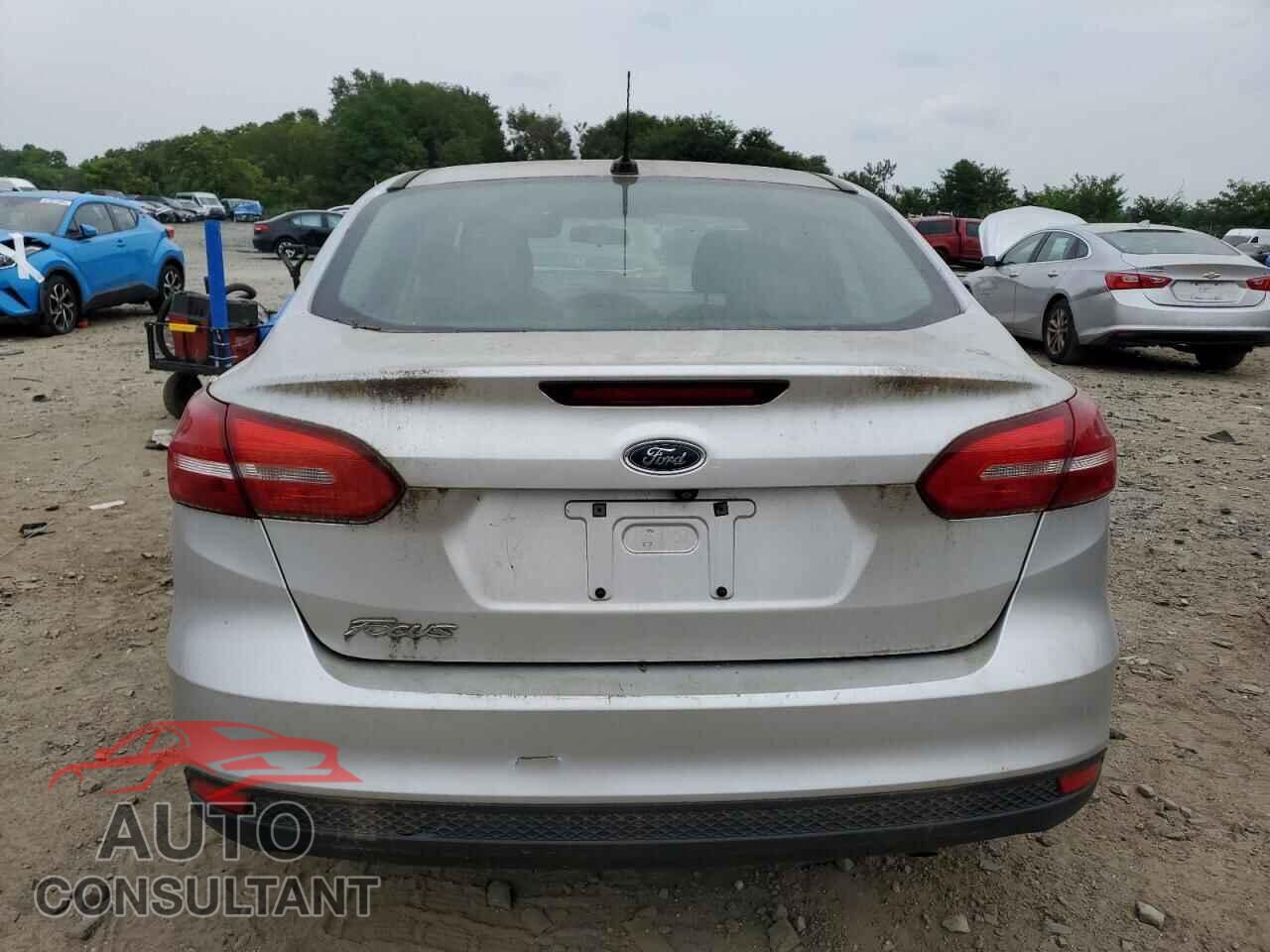 FORD FOCUS 2015 - 1FADP3E25FL280035