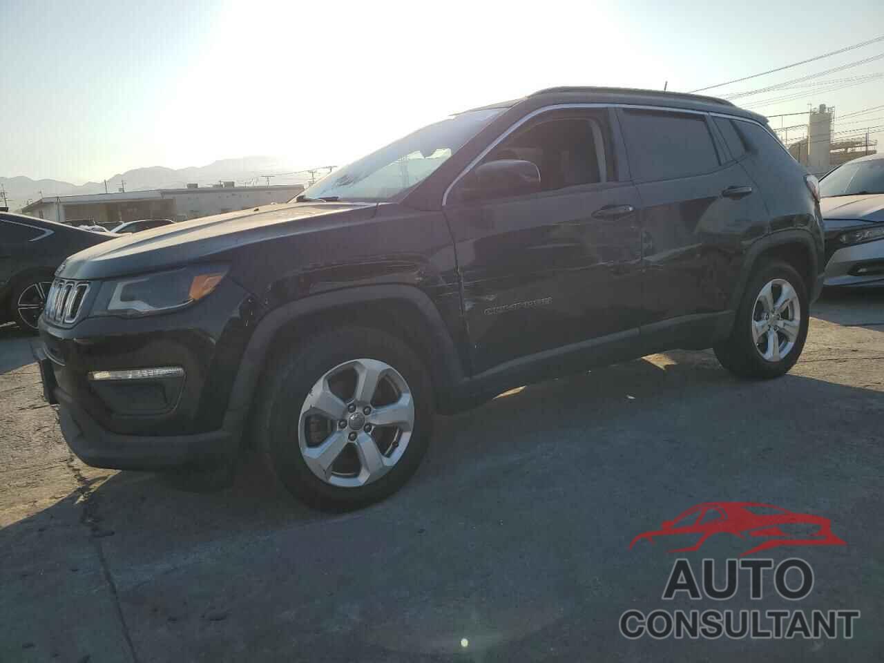 JEEP COMPASS 2018 - 3C4NJCBBXJT137101